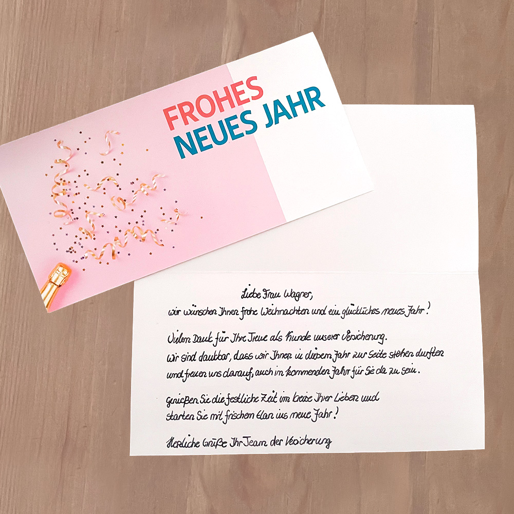 In Paket 1 bekommen die handgeschriebenen Karten oder Einleger mit Ihrem Text (Glückwünsche) für Ihre Kunden oder Geschäftspartner eine ganz besondere persönliche Botschaft.