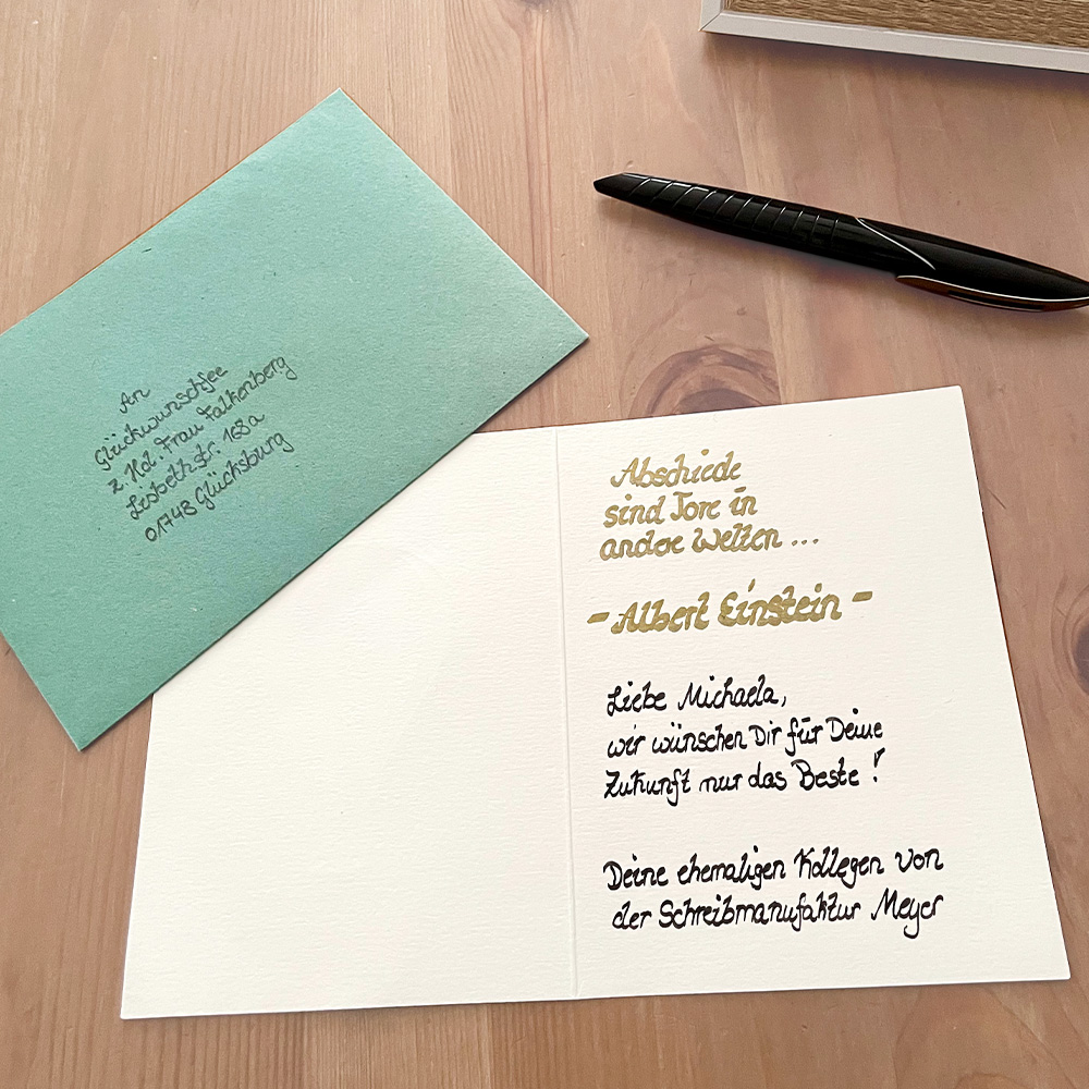Zusätzlich zu den handgeschriebenen Karten oder Einlegern biete ich Ihnen auch die Texterstellung der Glückwünsche an. So wird der Gruß noch viel persönlicher.